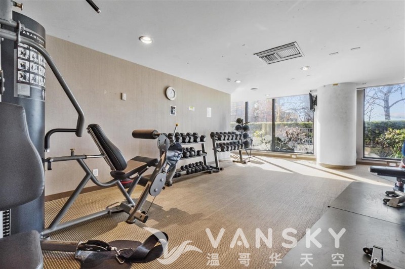 251003115159_33 smithe - gym weight room.jpeg